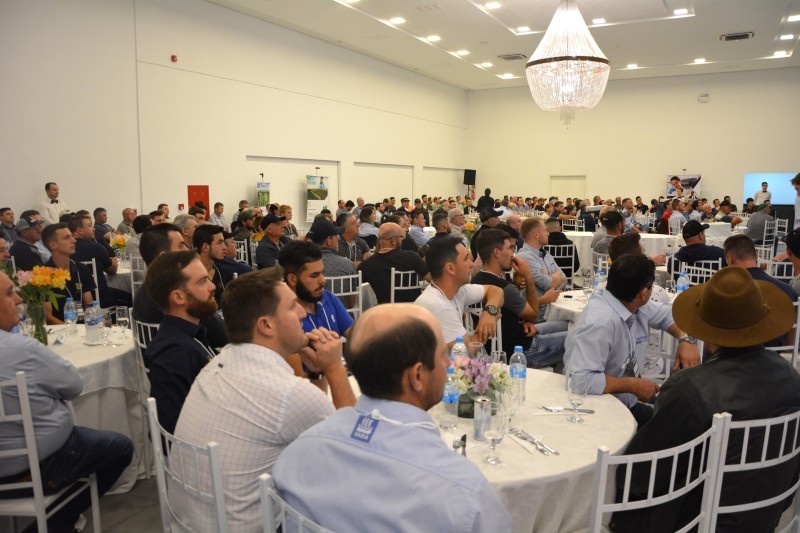 Cotrifred realiza 1ª Conexão Agro 2022/2023