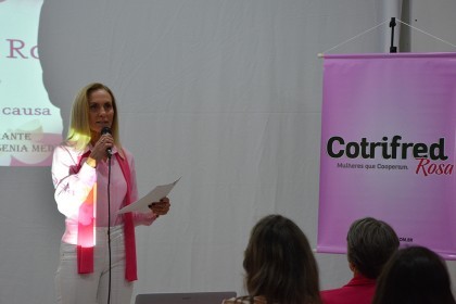 Cotrifred realiza ação de Combate e Prevenção ao Câncer de Mama para Colaboradoras