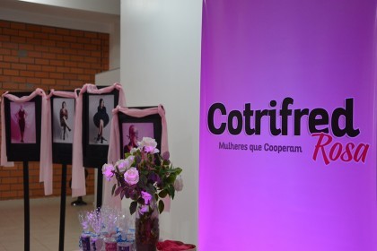 Cotrifred realiza ação de Combate e Prevenção ao Câncer de Mama para Colaboradoras