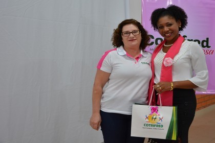 Cotrifred realiza ação de Combate e Prevenção ao Câncer de Mama para Colaboradoras