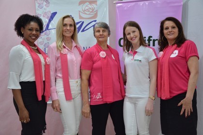 Cotrifred realiza ação de Combate e Prevenção ao Câncer de Mama para Colaboradoras