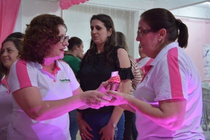 Cotrifred realiza ação de Combate e Prevenção ao Câncer de Mama para Colaboradoras