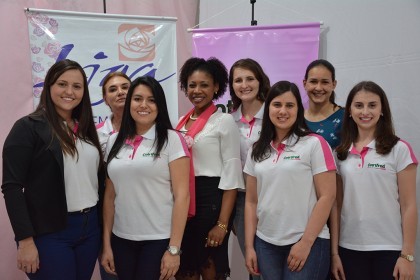 Cotrifred realiza ação de Combate e Prevenção ao Câncer de Mama para Colaboradoras