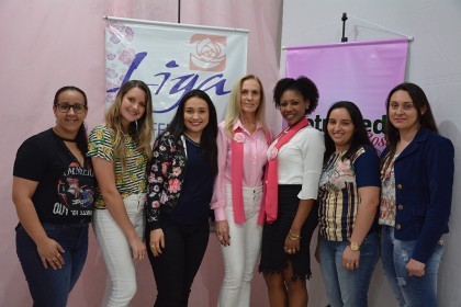 Cotrifred realiza ação de Combate e Prevenção ao Câncer de Mama para Colaboradoras