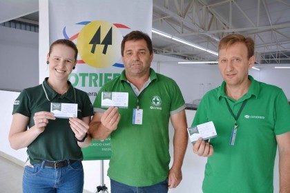 Cotrifred realiza sorteio da campanha Final de Ano Premiado