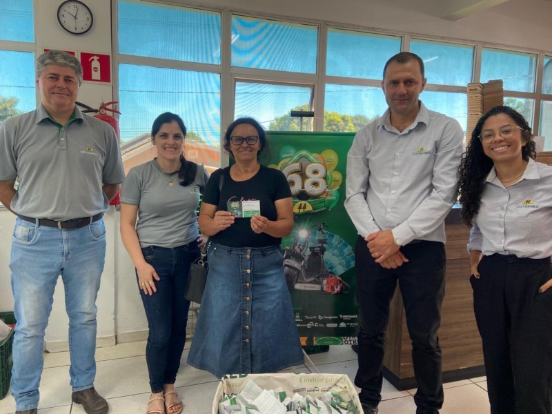 Cotrifred realiza sorteios da campanha “68 Anos — Sorte é Cooperar” nas unidades da região