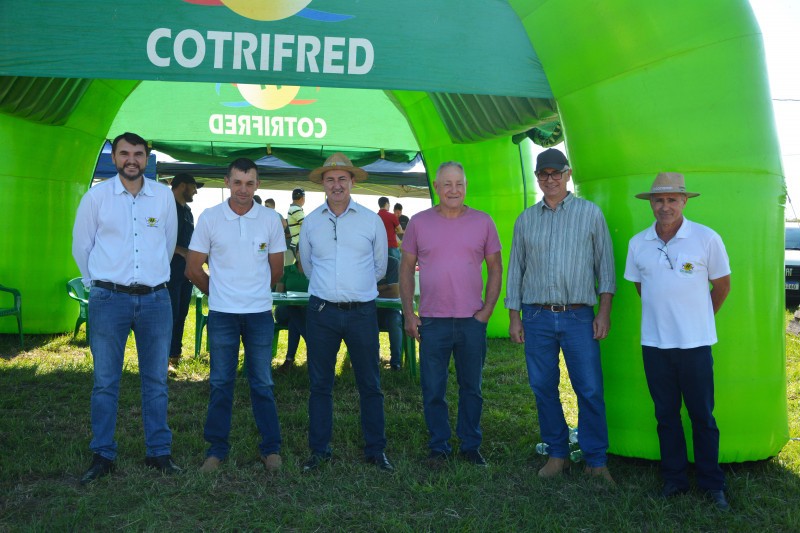 Cotrifred realiza Tarde de Campo