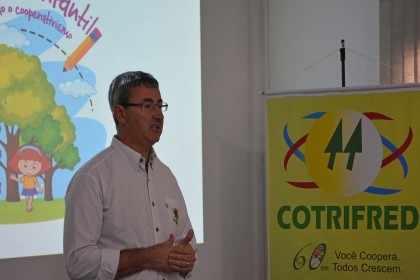 Cotrifred realizada concurso de desenho