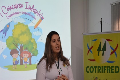 Cotrifred realizada concurso de desenho