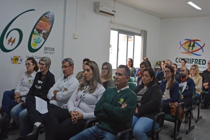 Cotrifred realizada concurso de desenho