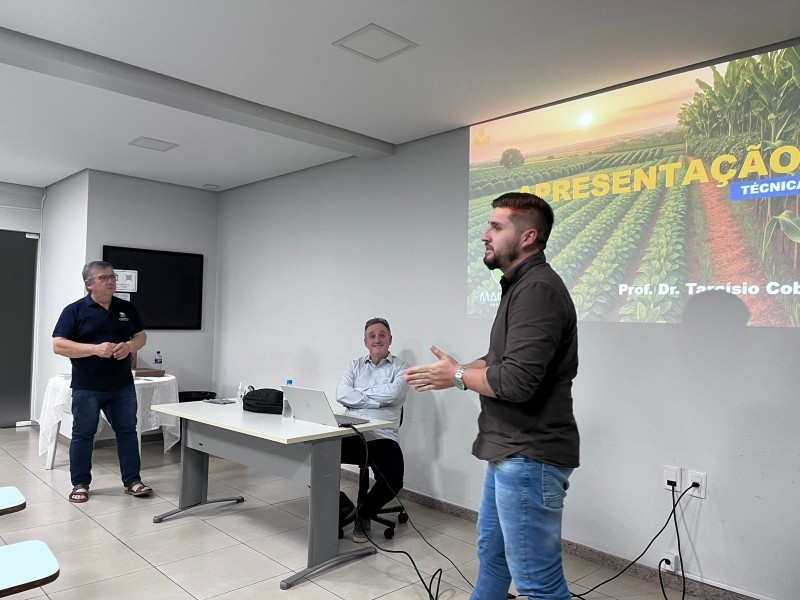 Cotrifred recebe apresentação técnica do pesquisador Dr. Tarcísio Cobucci