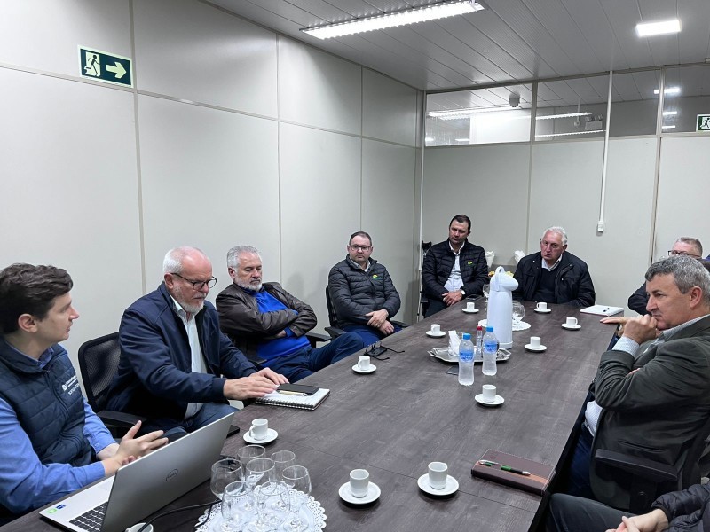 Cotrifred recebe executivos da Organização das Cooperativas do Estado do Rio Grande do Sul (OCERGS) para análise do desempenho anual