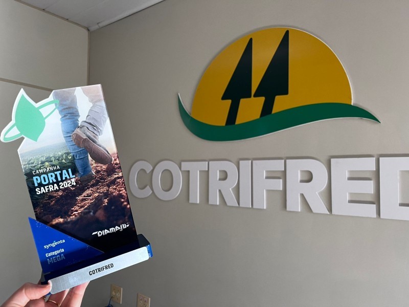 Cotrifred recebe premiação na 17ª edição do encontro de distribuidores “Parceria, Inovação e Presença no Campo”