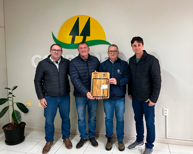 Cotrifred recebe representantes da 15ª Feira do Peixe de Taquaruçu do Sul