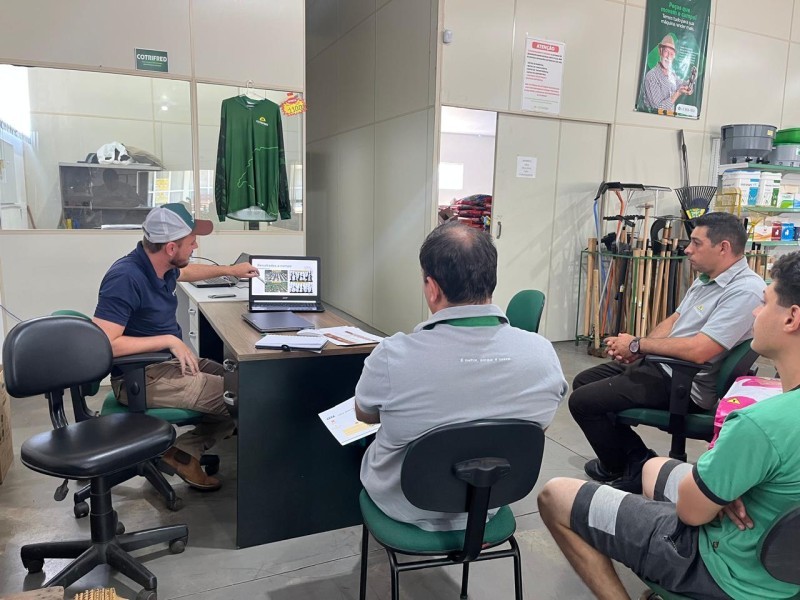 Cotrifred recebe treinamento da Bioagreen para equipe do Departamento Técnico e Balconistas