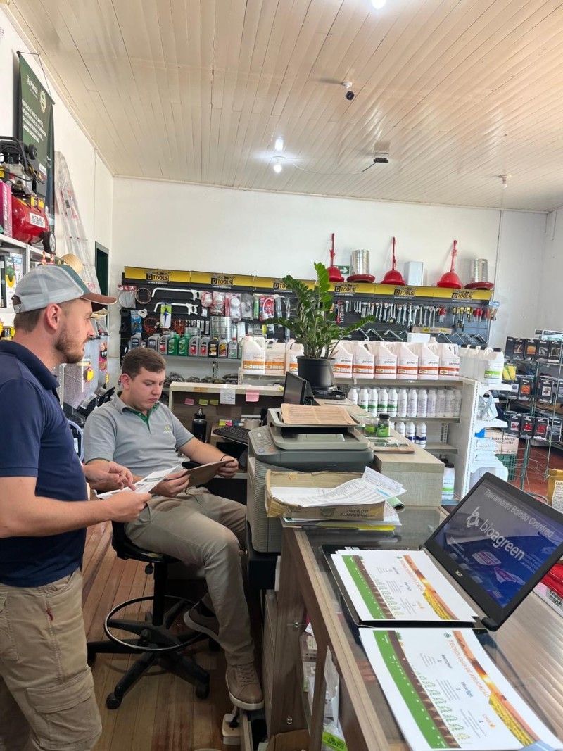 Cotrifred recebe treinamento da Bioagreen para equipe do Departamento Técnico e Balconistas