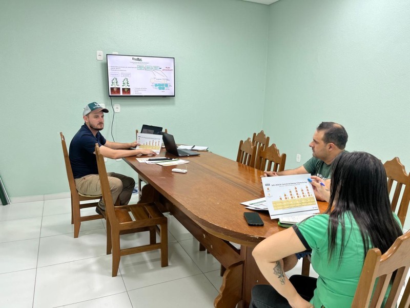Cotrifred recebe treinamento da Bioagreen para equipe do Departamento Técnico e Balconistas
