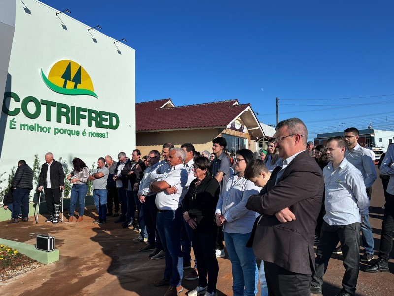 Cotrifred reinaugura nova unidade de Supermercado e Loja Agropecuária em Vista Alegre