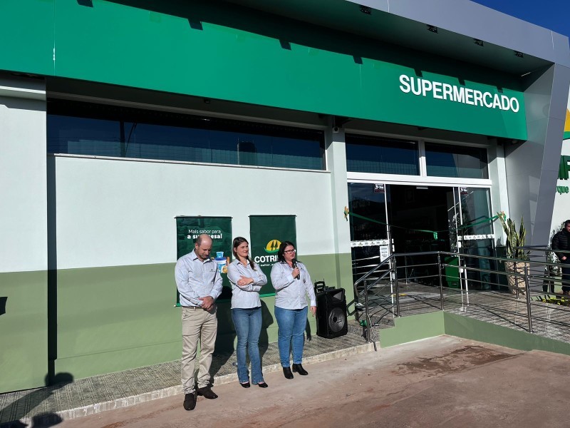 Cotrifred reinaugura nova unidade de Supermercado e Loja Agropecuária em Vista Alegre