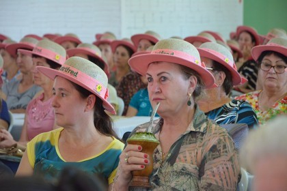 Cotrifred reúne associadas para lançamento de projeto