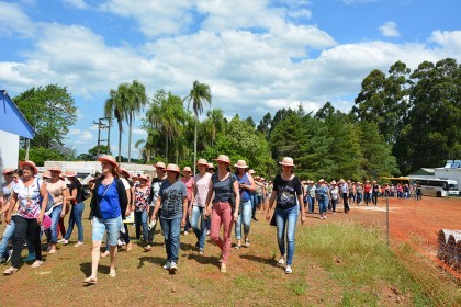 Cotrifred reúne associadas para lançamento de projeto