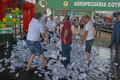 Cotrifred sorteia dezenas de prêmios