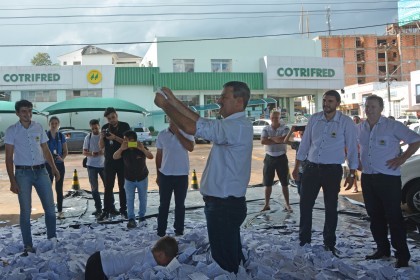 Cotrifred sorteia dezenas de prêmios