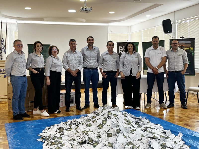 Cotrifred sorteia mais 35 mil reais em prêmios por meio da campanha dos 67 anos