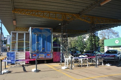 Cotrifred traz a Frederico Westphalen  caminhão de Expedição Agricultura para a Vida