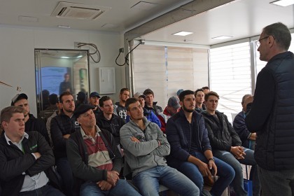 Cotrifred traz a Frederico Westphalen  caminhão de Expedição Agricultura para a Vida