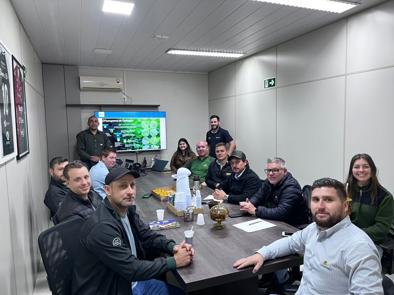 Departamento Técnico da Cotrifred participa de manhã de treinamento