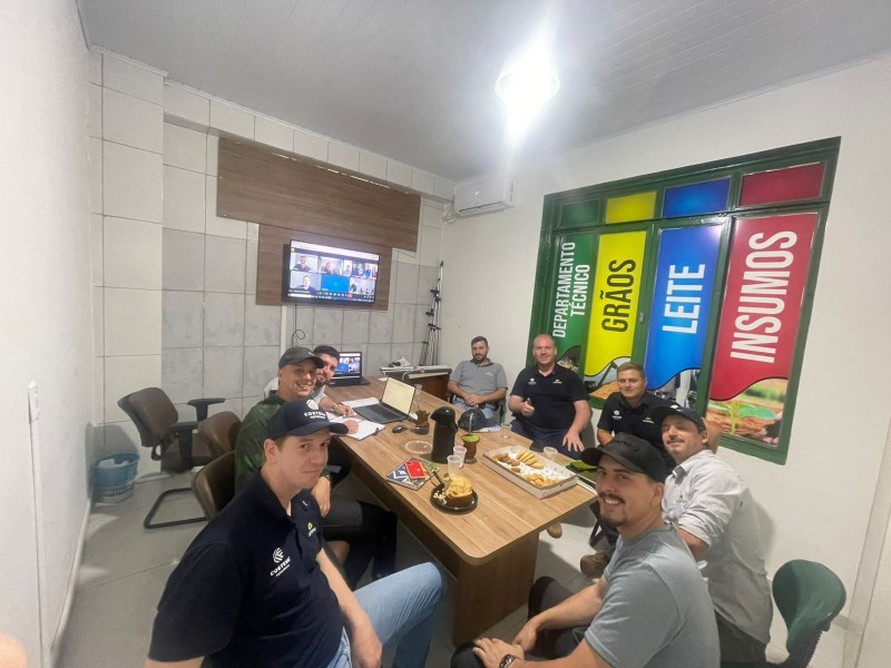Departamento Técnico da Cotrifred participa de treinamento com a parceira comercial Bioagreen