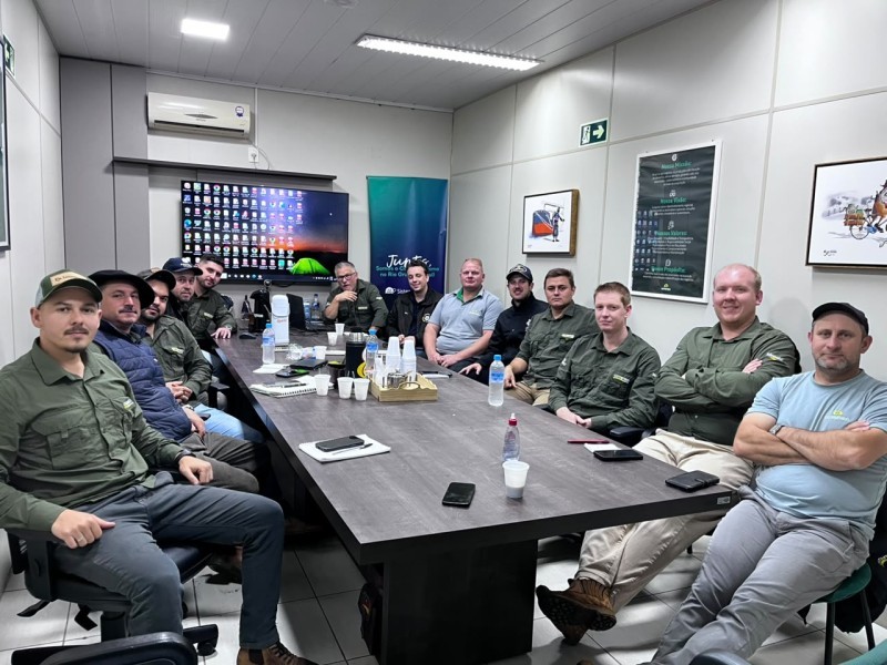 Departamento Técnico da Cotrifred participa de treinamento com empresas parceiras