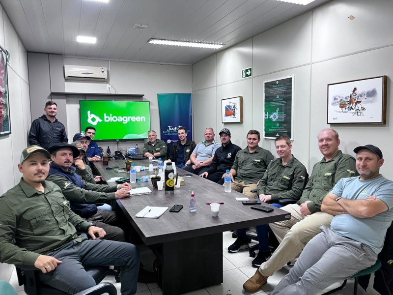Departamento Técnico da Cotrifred participa de treinamento com empresas parceiras
