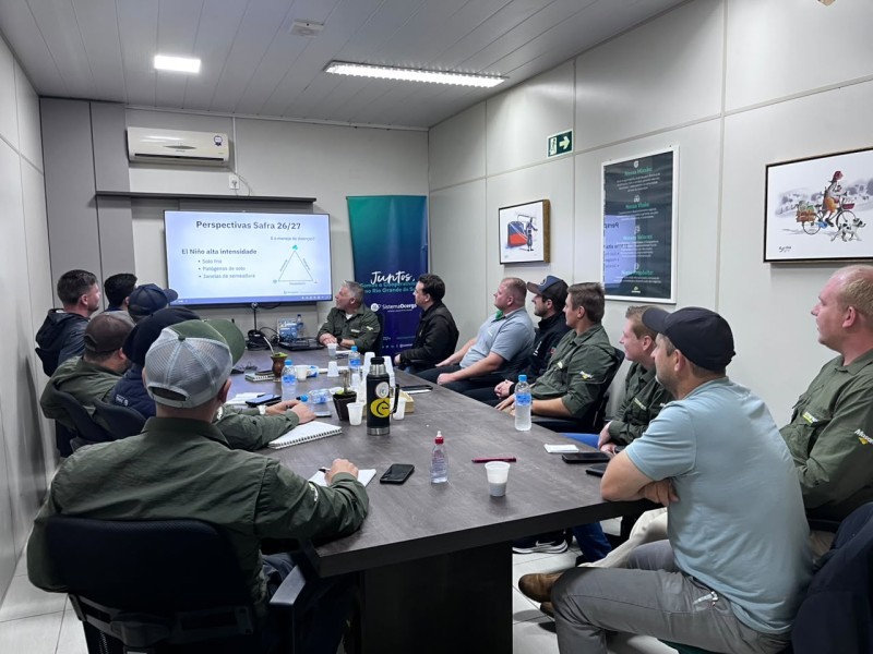 Departamento Técnico da Cotrifred participa de treinamento com empresas parceiras