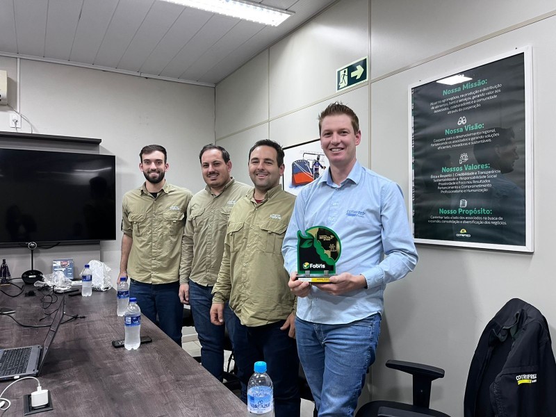 Departamento Técnico da Cotrifred participa de treinamento com Sementes Fabris e Tecnologia Monsoy