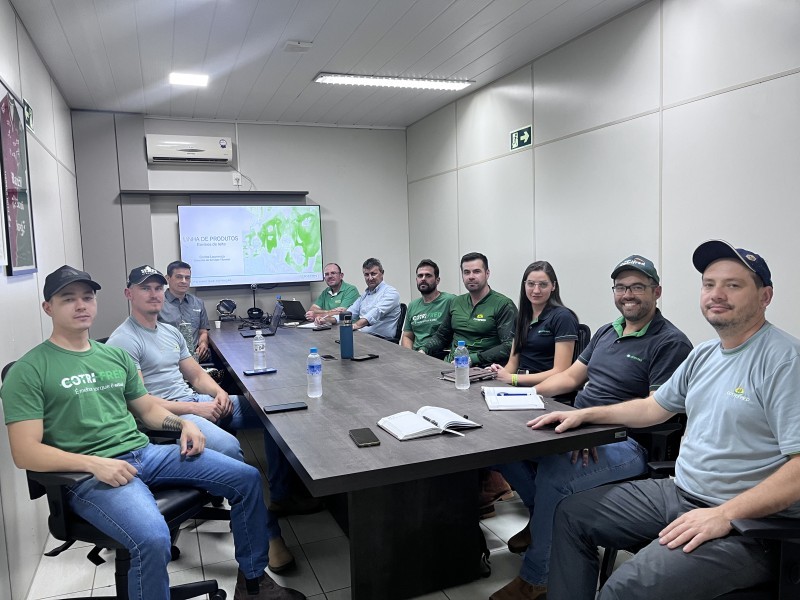 Departamento Técnico da Cotrifred participa de treinamento promovido pela Agroceres Multimix