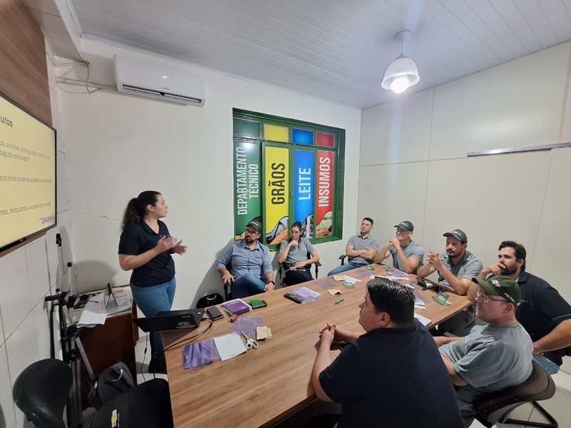 Departamento Técnico da Cotrifred participa de treinamento promovido pela Distribuidora Diamaju