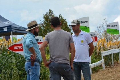 Dia de campo destaca cultivares de soja e milho