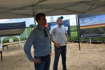 Dia de campo destaca cultivares de soja e milho