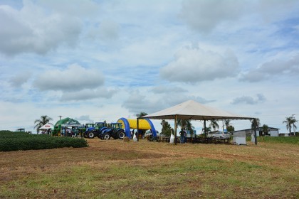 Dia de campo destaca cultivares de soja e milho