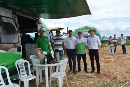 Dia de campo destaca cultivares de soja e milho