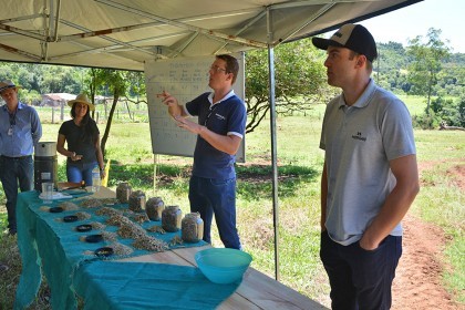 Dia de campo sobre bovinocultura de leite é realizado