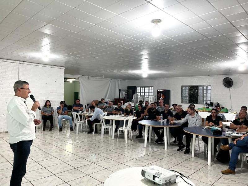 Direção, gerentes e Departamento Técnico alinham planejamento da Cotrifred