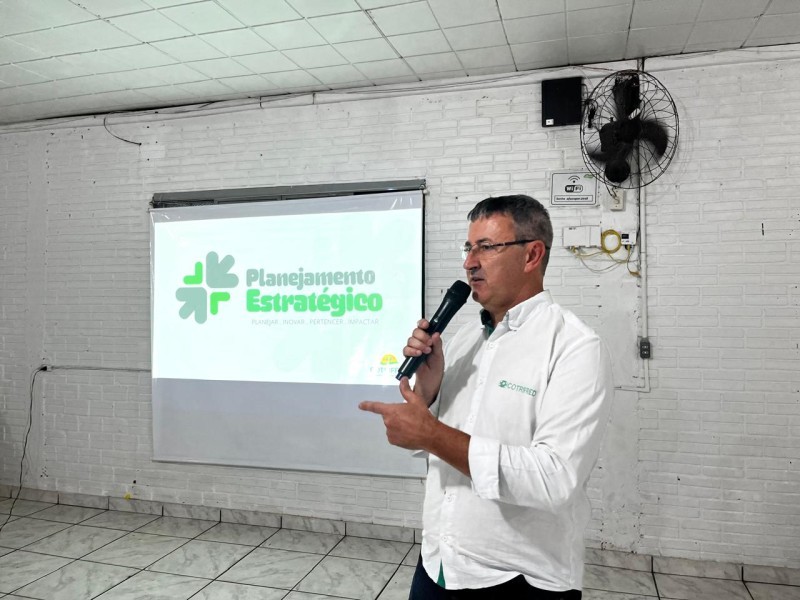Direção, gerentes e Departamento Técnico alinham planejamento da Cotrifred