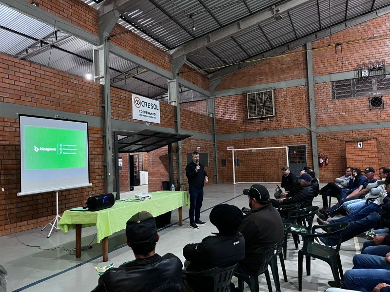 Evento técnico reúne associados da Cotrifred para debater novas tecnologias na soja