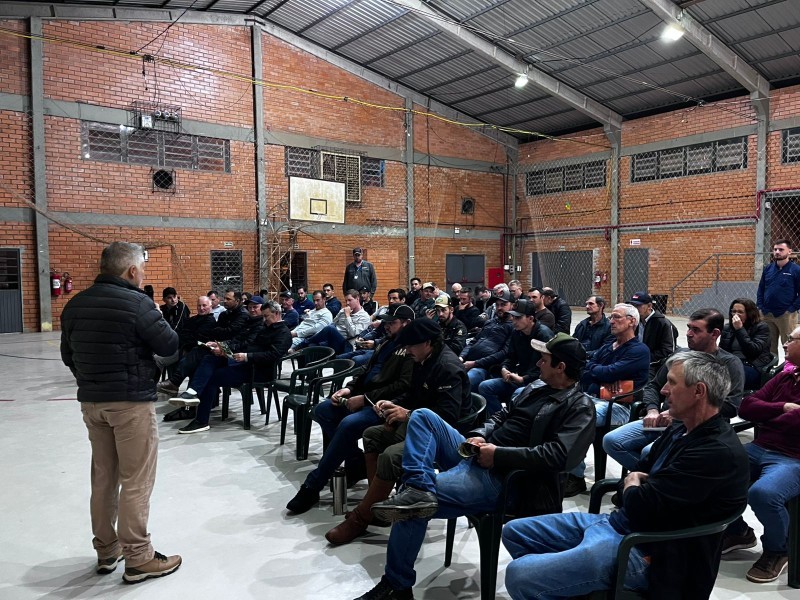 Evento técnico reúne associados da Cotrifred para debater novas tecnologias na soja