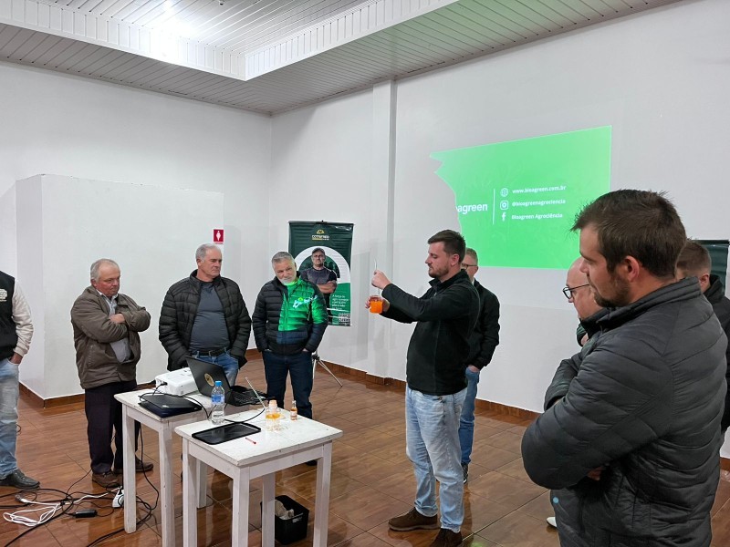 Evento técnico reúne associados da Cotrifred para debater novas tecnologias no milho e na soja