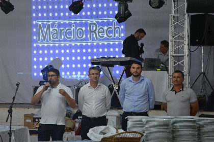 Festa de final de ano é realizada com os colaboradores e familiares