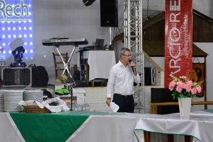 Festa de final de ano é realizada com os colaboradores e familiares